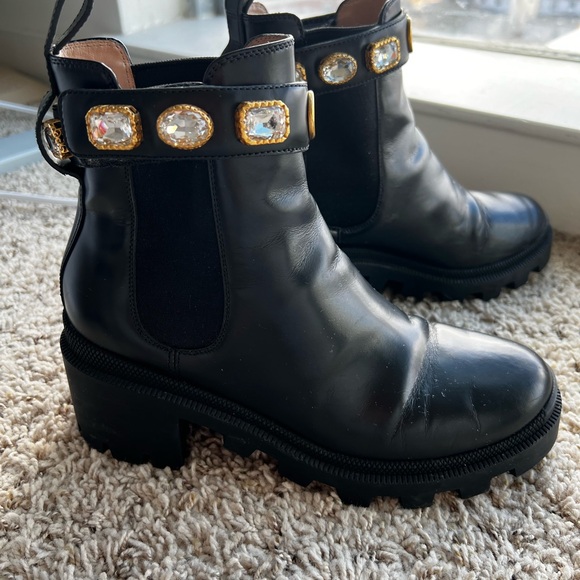Gucci Chunky Leather Boot with Removable Gem/ GG belt 😍 both dust bags included! - Picture 11 of 14